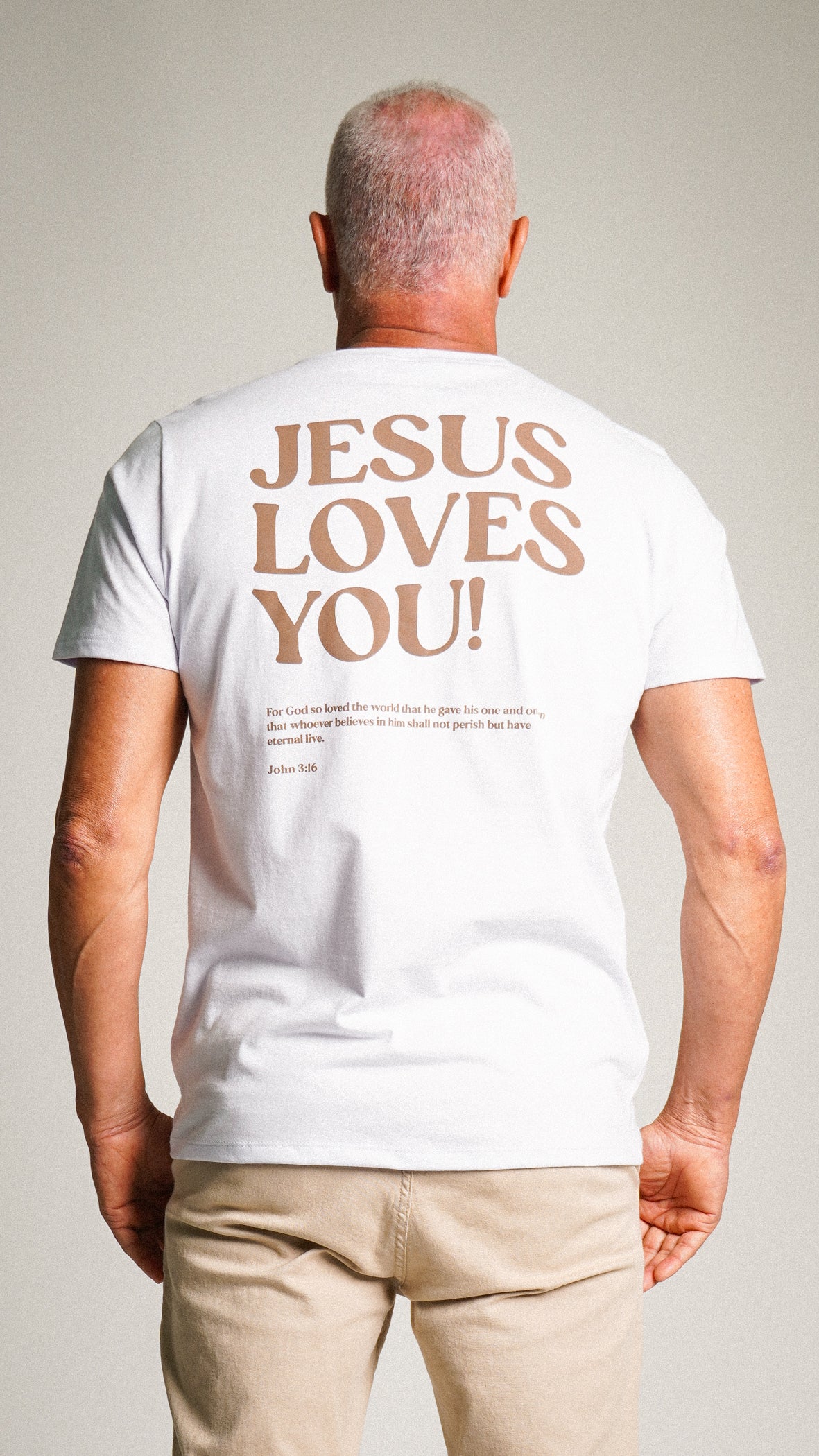 Camiseta Estampada Jesus Loves - Branca