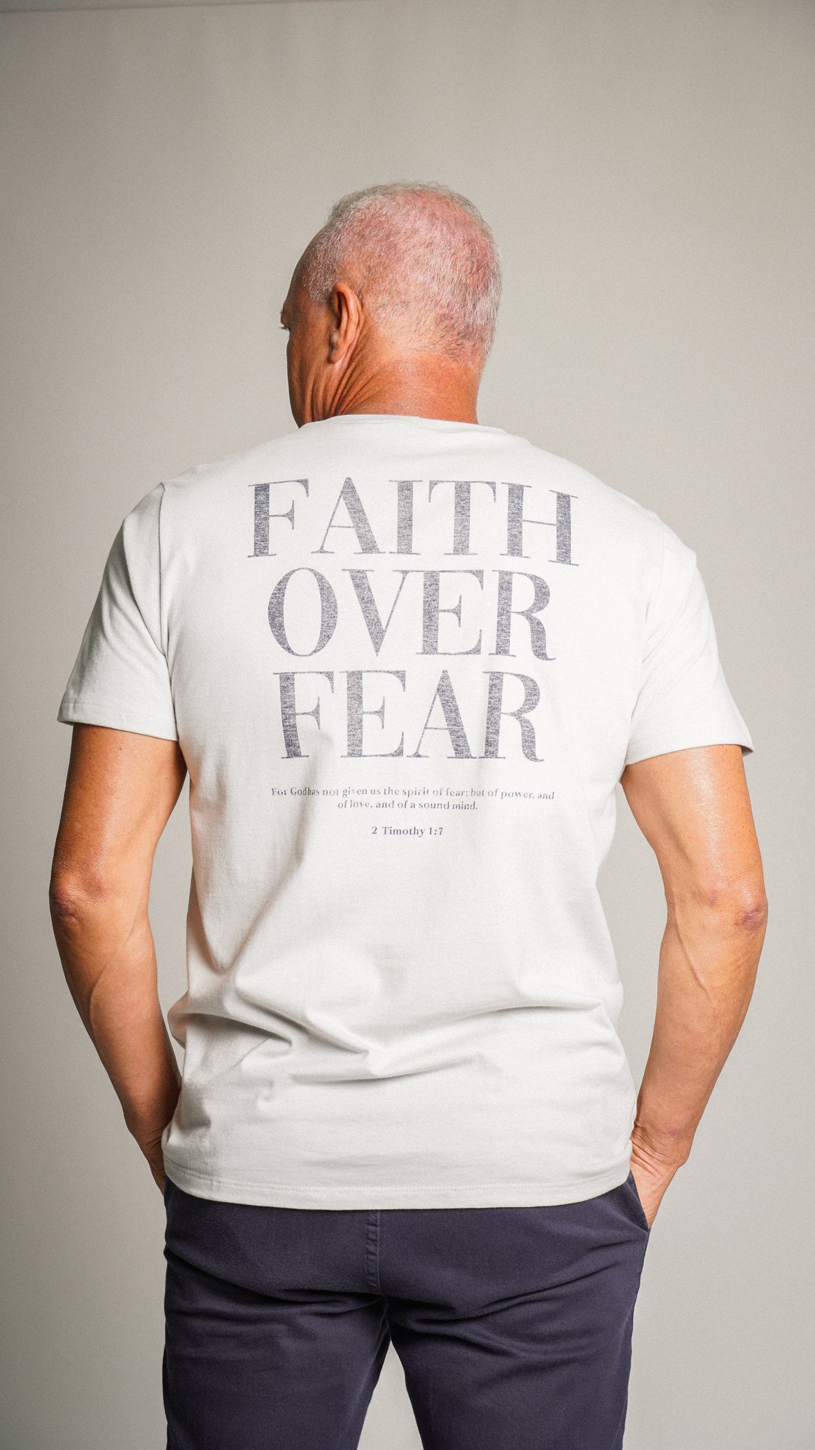 Camiseta Estampada Faith Over Fear - Cinza