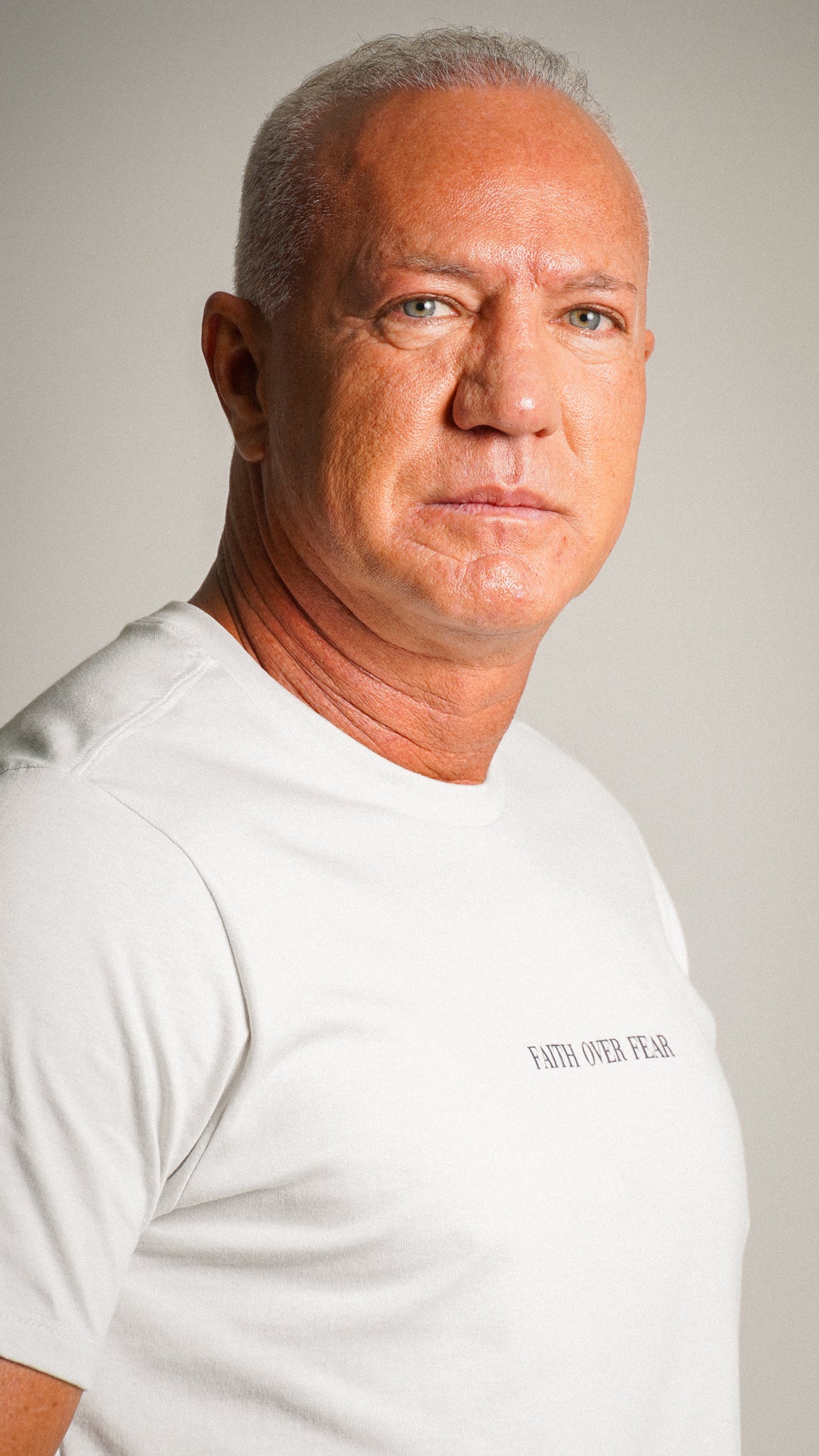 Camiseta Estampada Faith Over Fear - Cinza