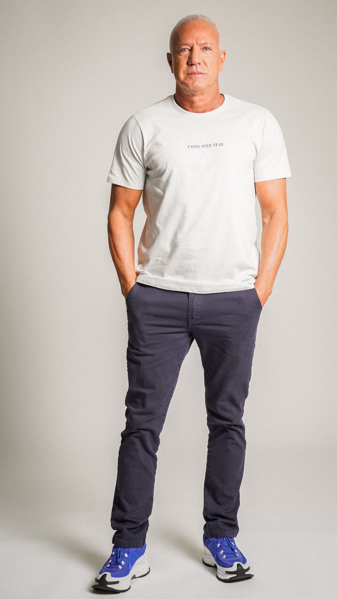 Camiseta Estampada Faith Over Fear - Cinza