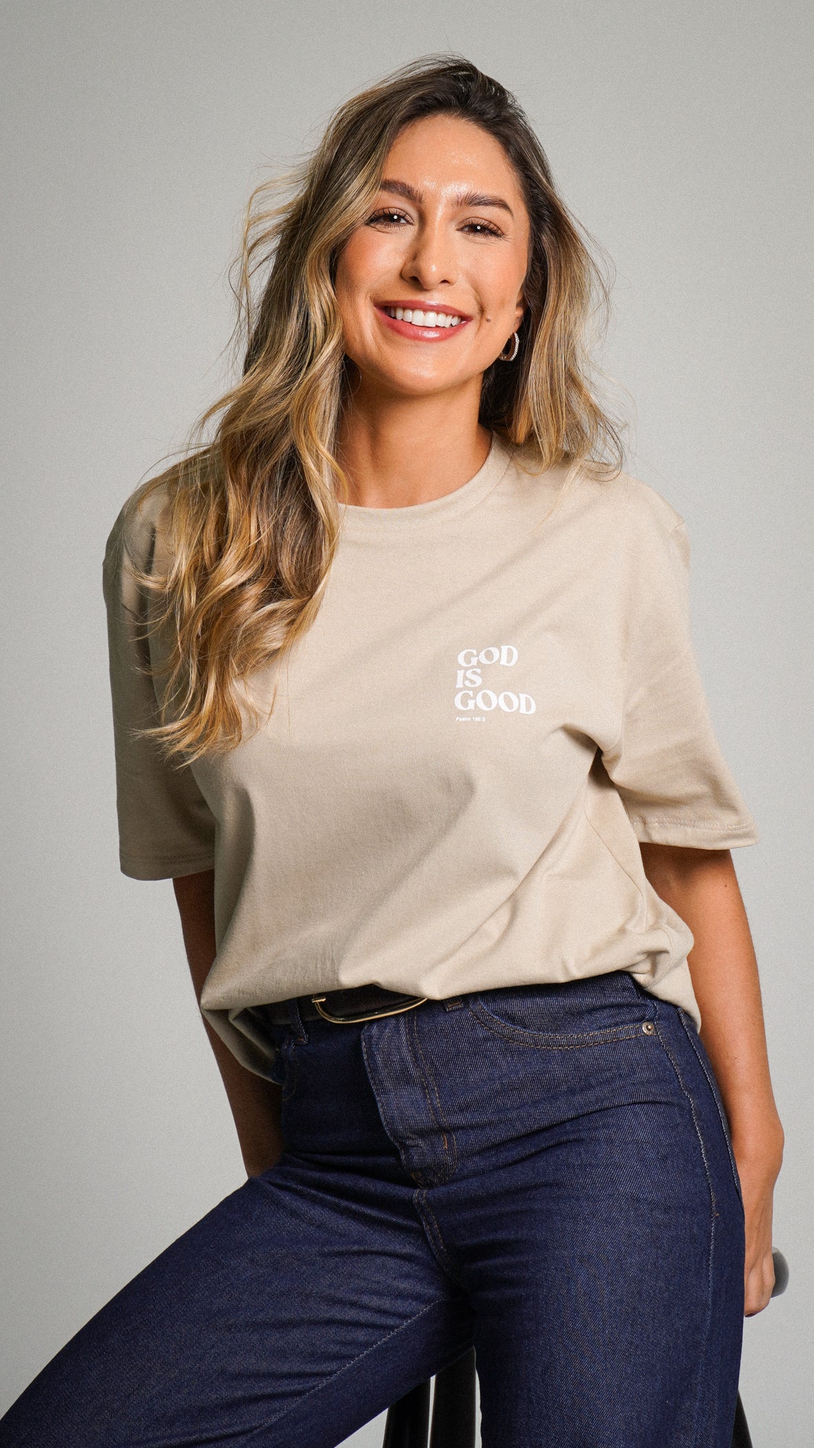 Camiseta Oversized Bege - God is Good