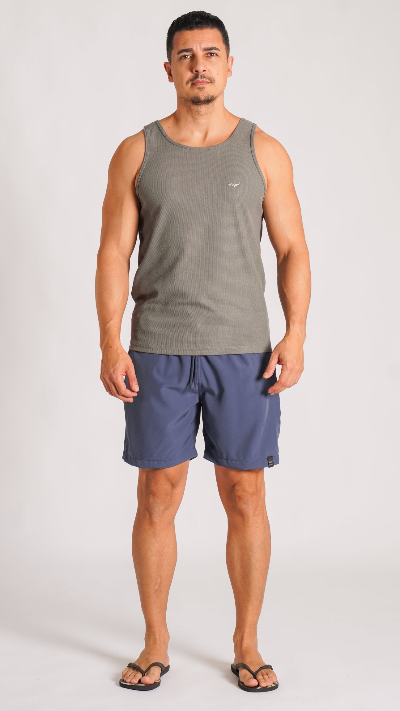 Bermuda Microfibra Lisa Longa - Azul Marinho