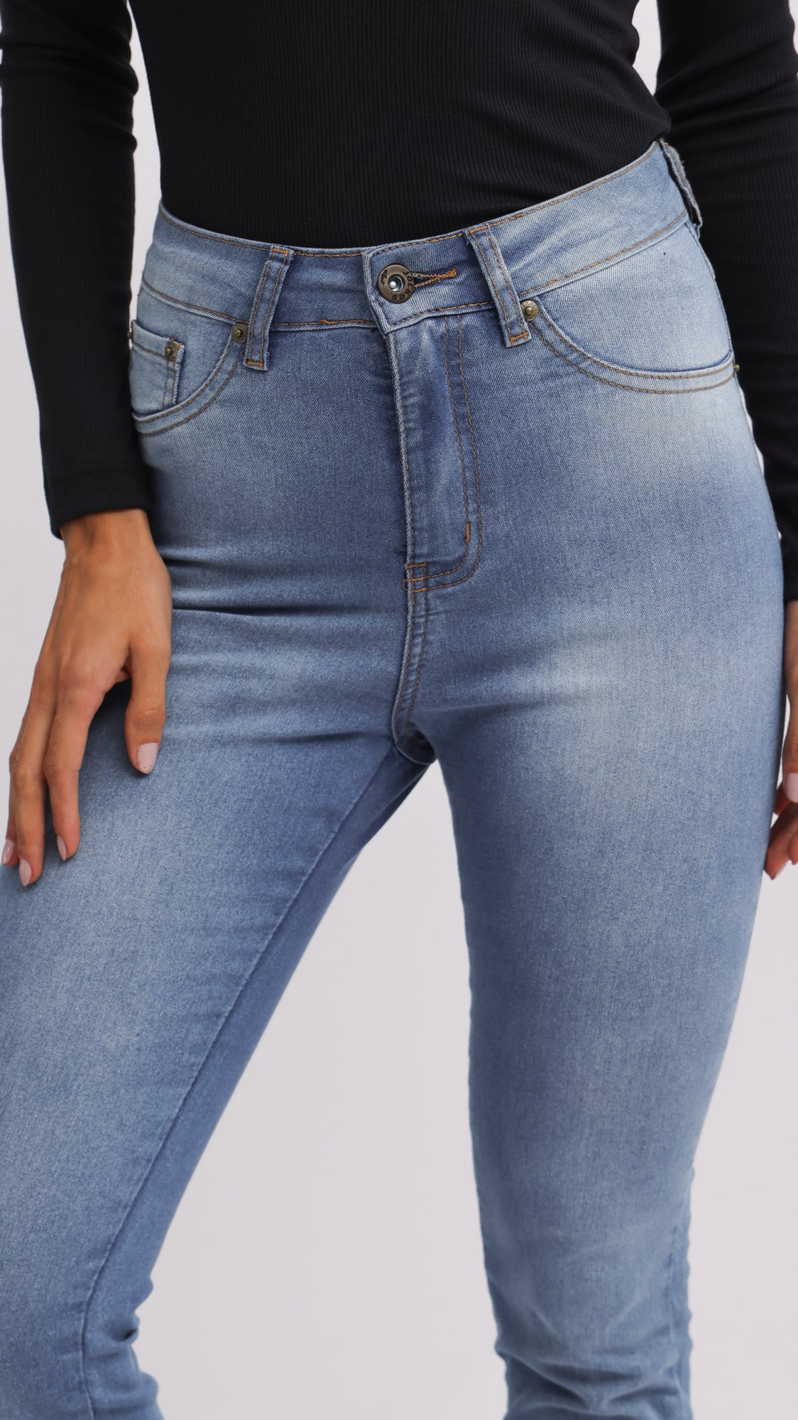 Calça Jeans - Clara Capri