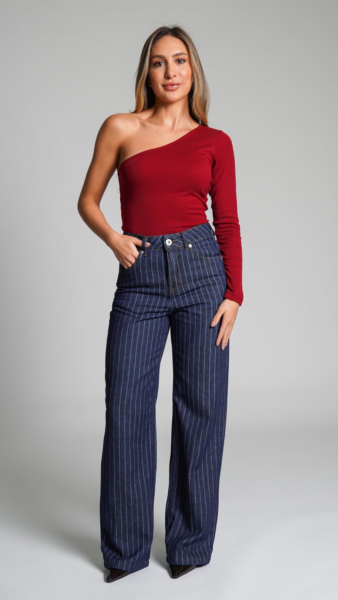 Blusa Ombro Único Manga Longa - Bordô