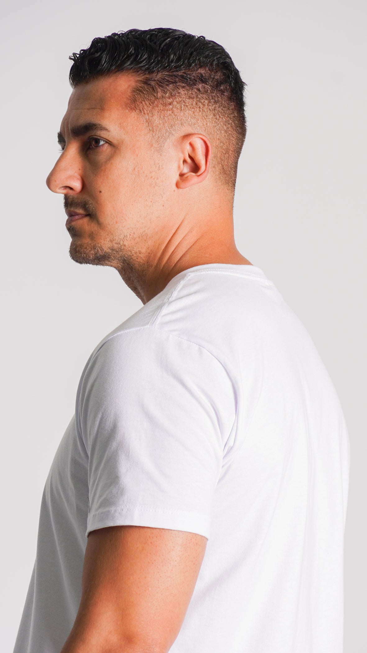 Camiseta Lisa Gola V - Branca