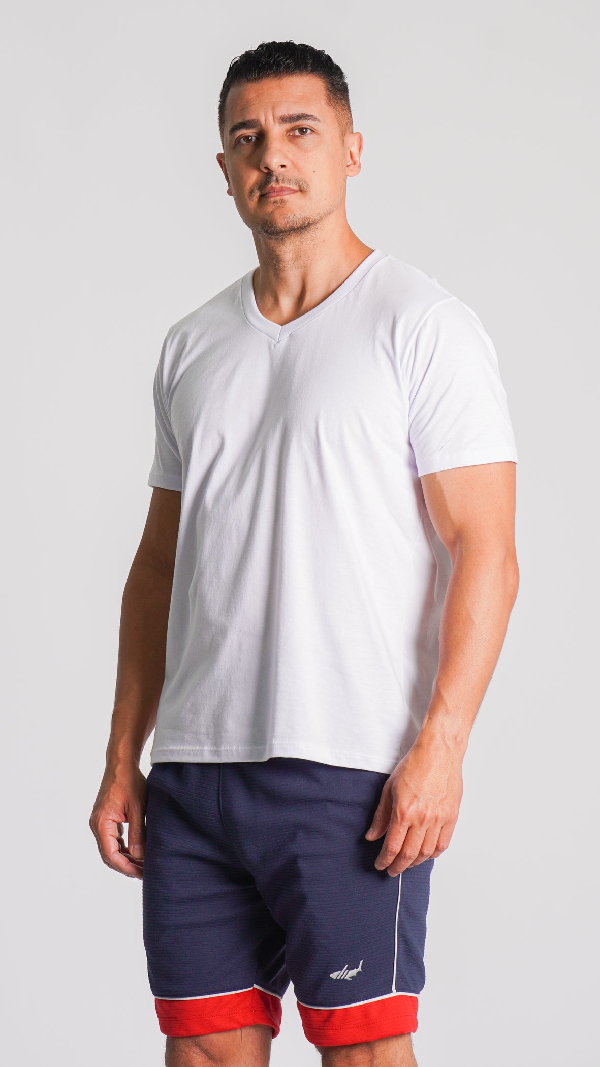 Camiseta Lisa Gola V - Branca