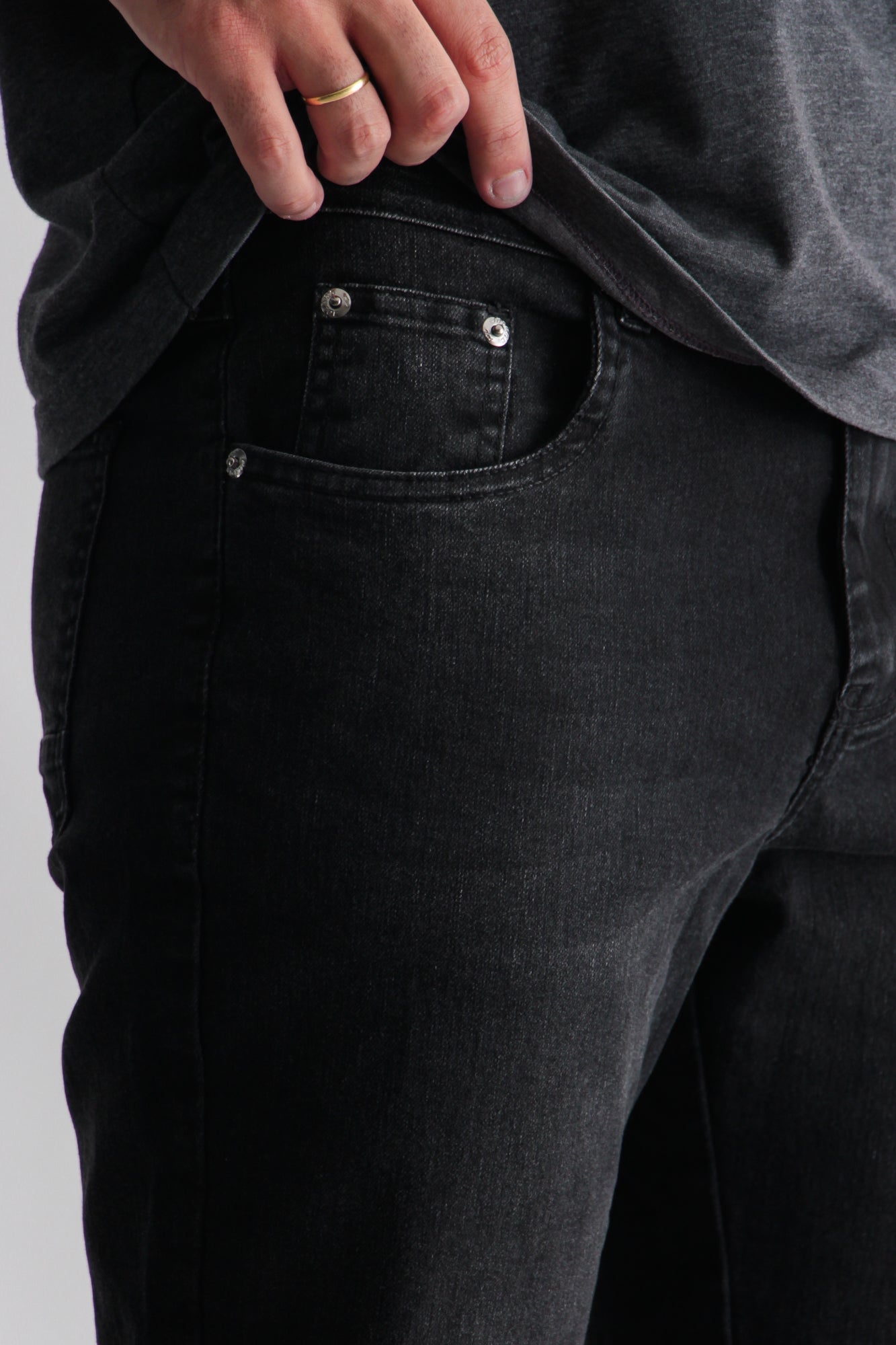 Calça Jeans - Preta Estonada