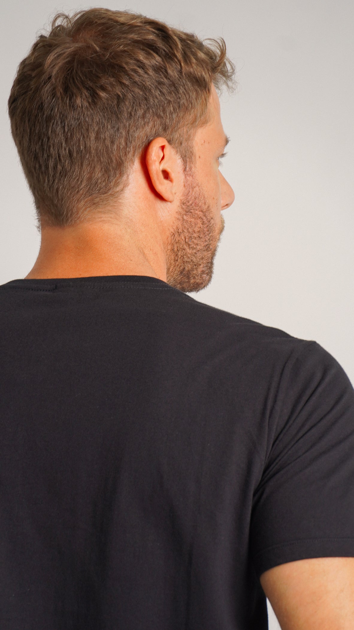 Camiseta Básica - Preta