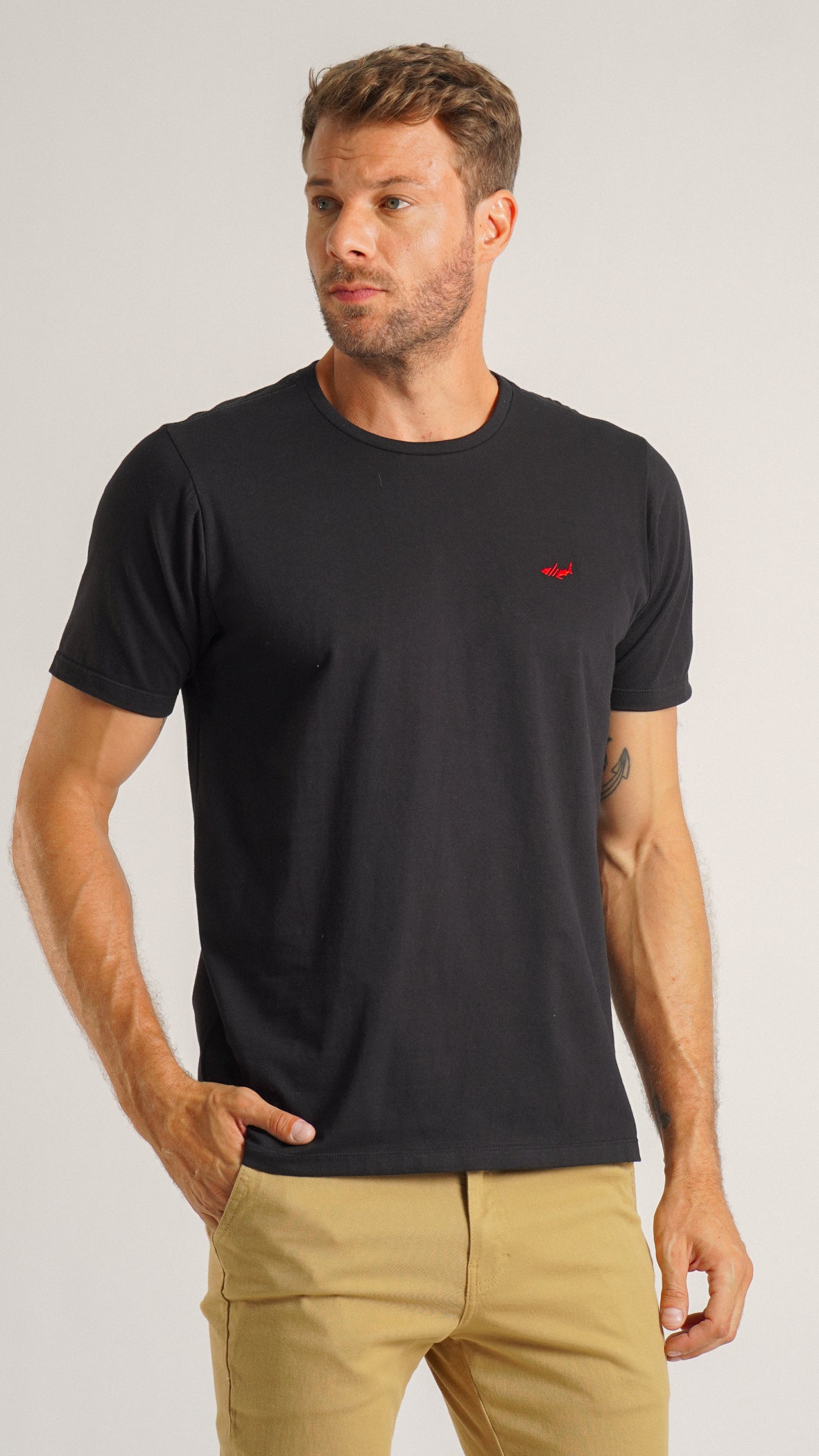 Camiseta Básica - Preta