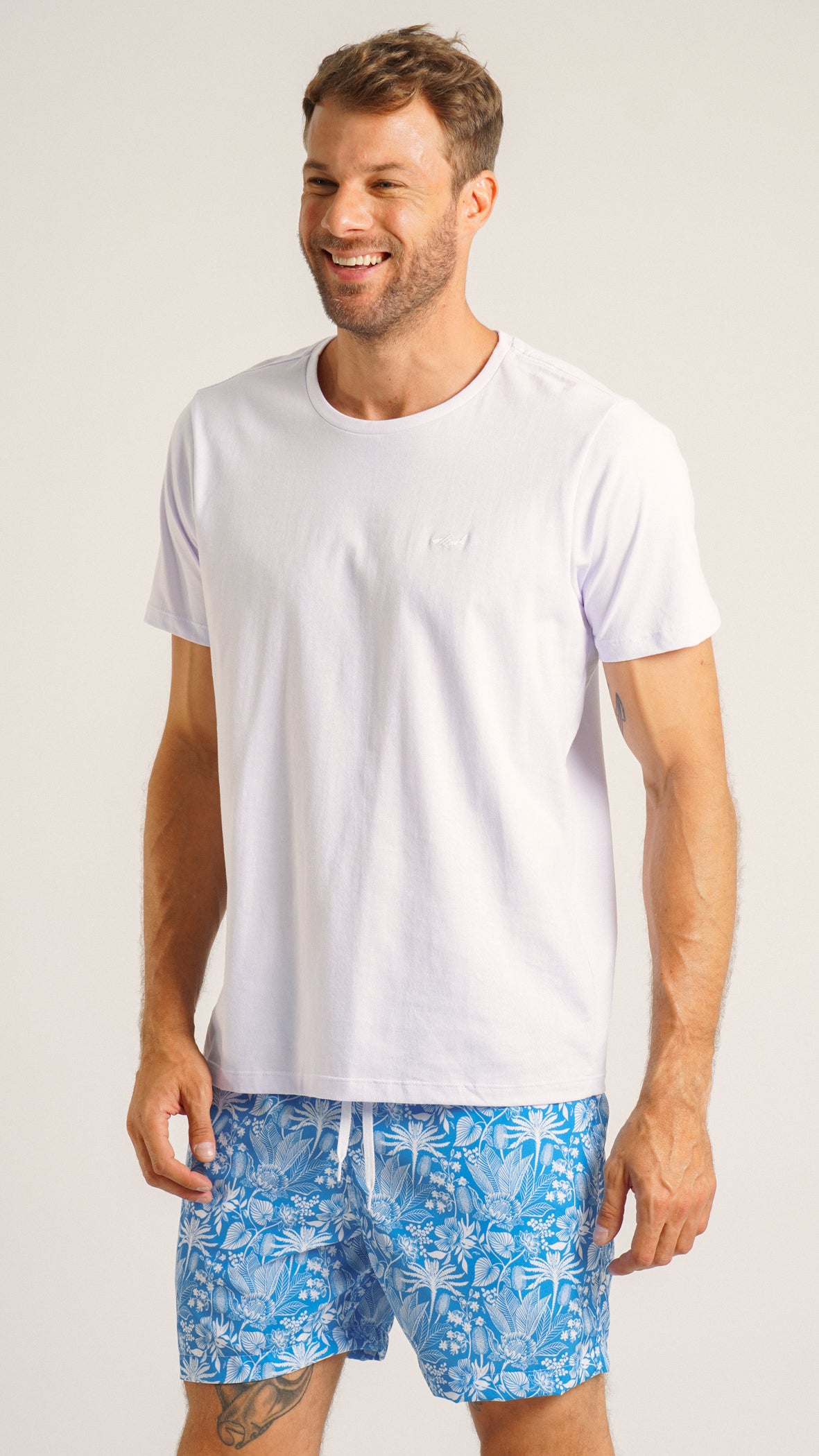 Camiseta Básica - Branca