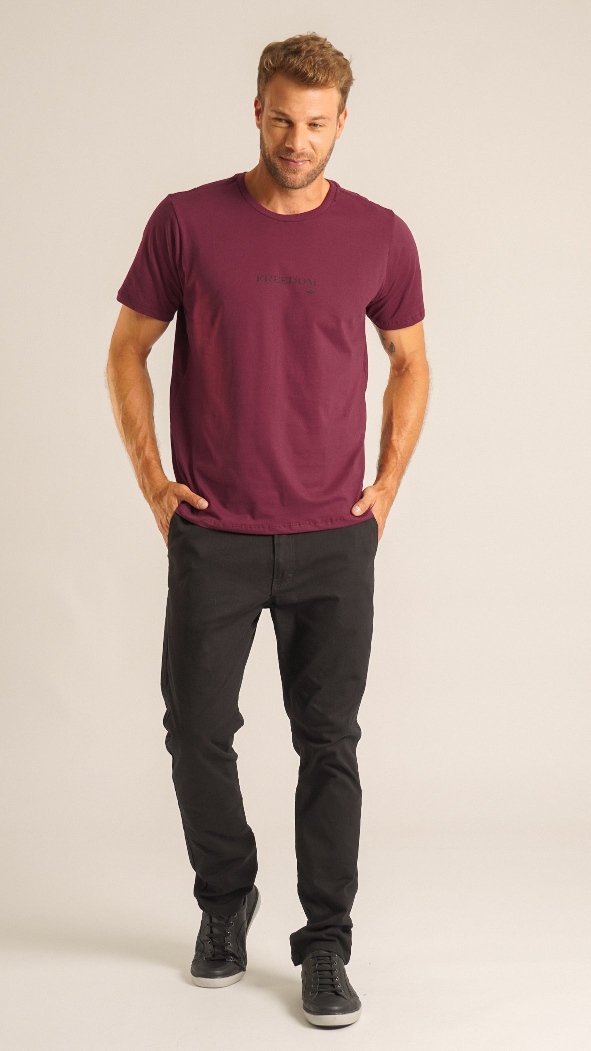 Camiseta Estampada Freedom - Bordô
