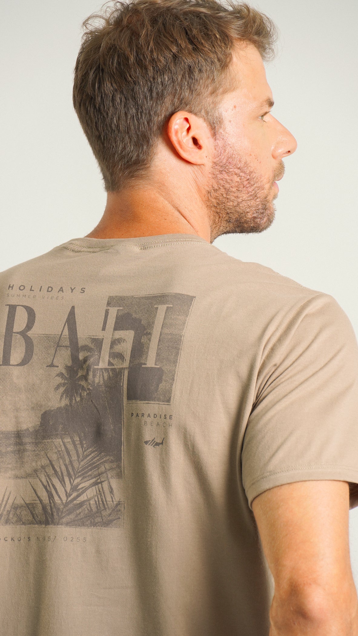 Camiseta Estampada Holiday - Caqui