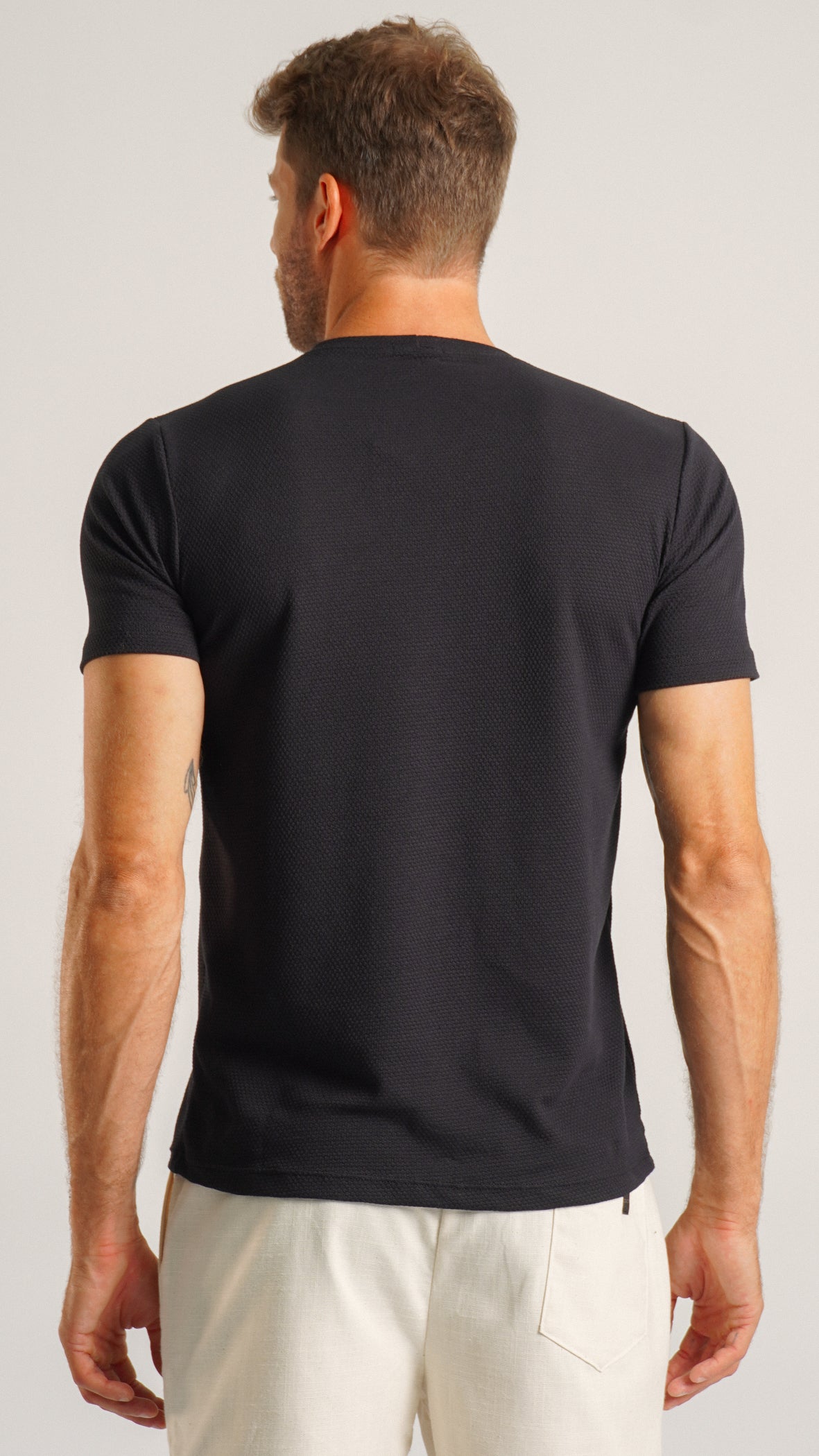 Camiseta Colmeia - Preta