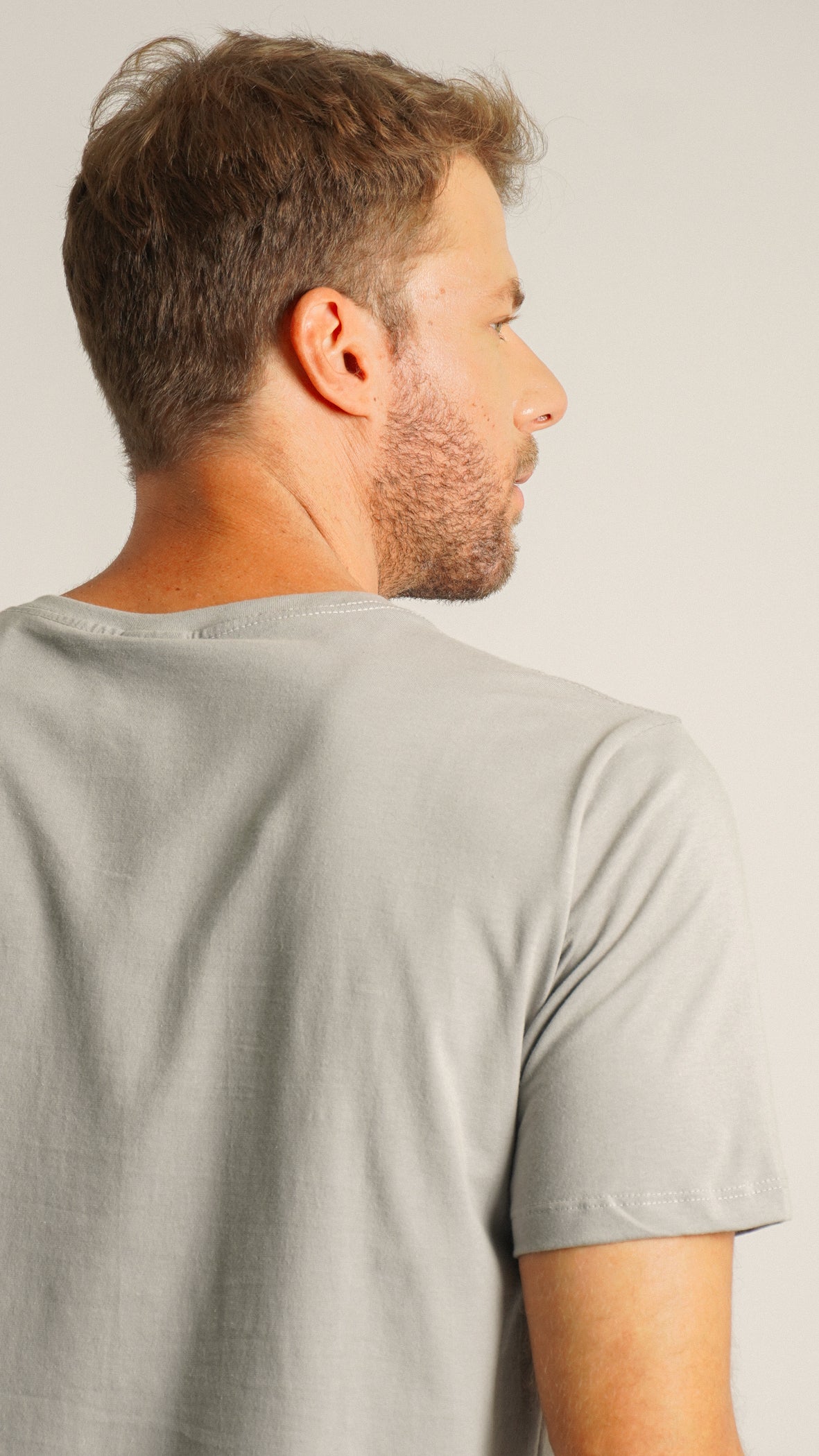 Camiseta Básica - Cinza