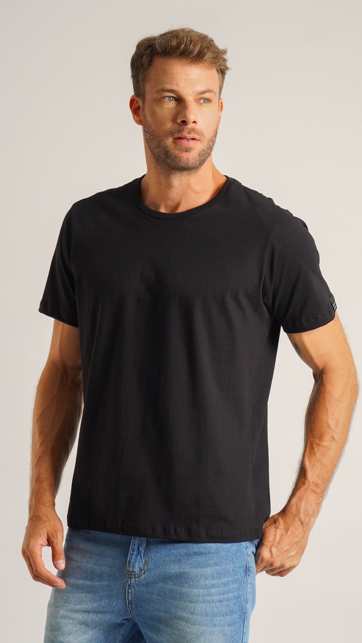 Camiseta Lisa - Preta