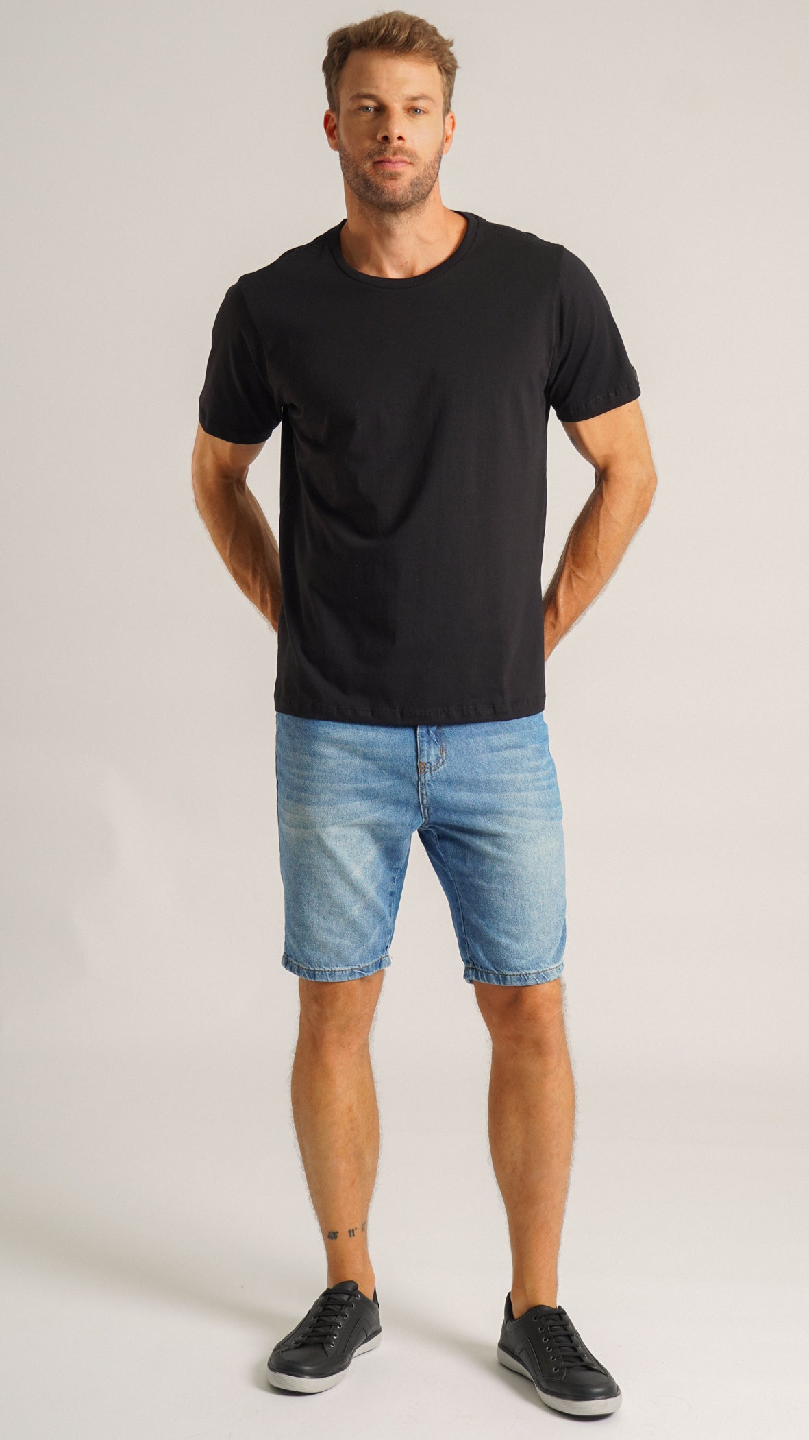 Camiseta Lisa - Preta