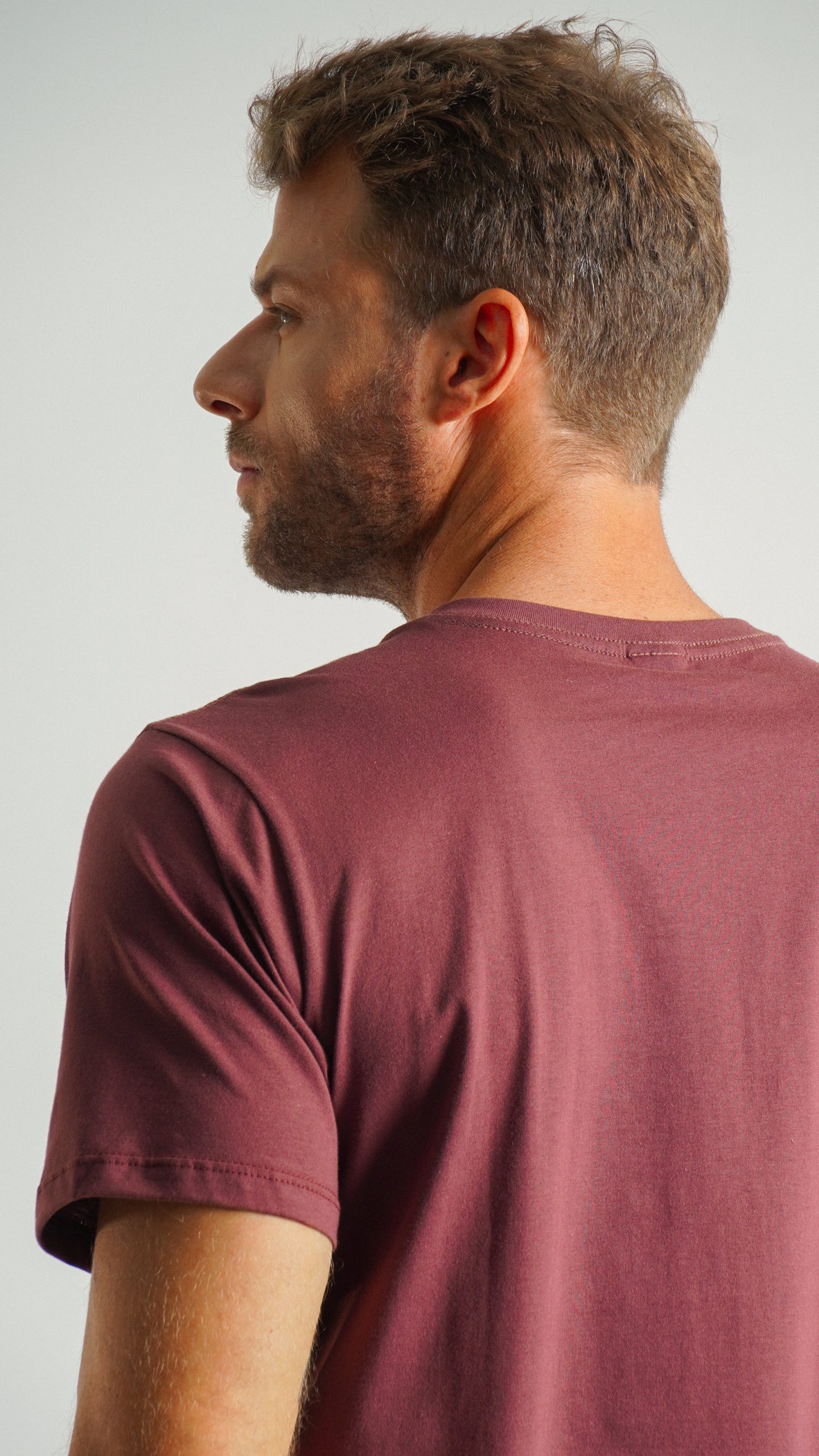 Camiseta Básica - Marrom