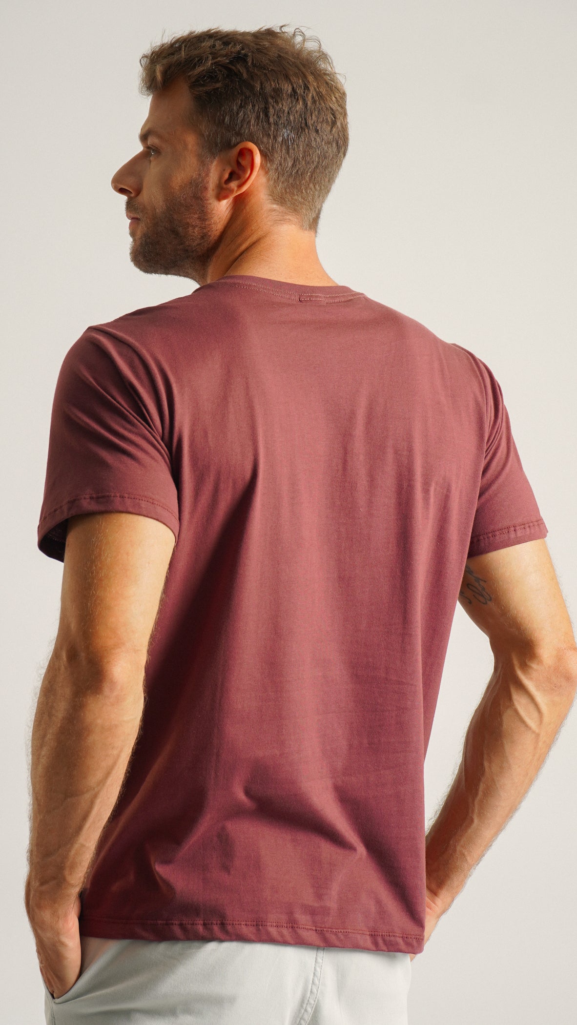 Camiseta Básica - Marrom