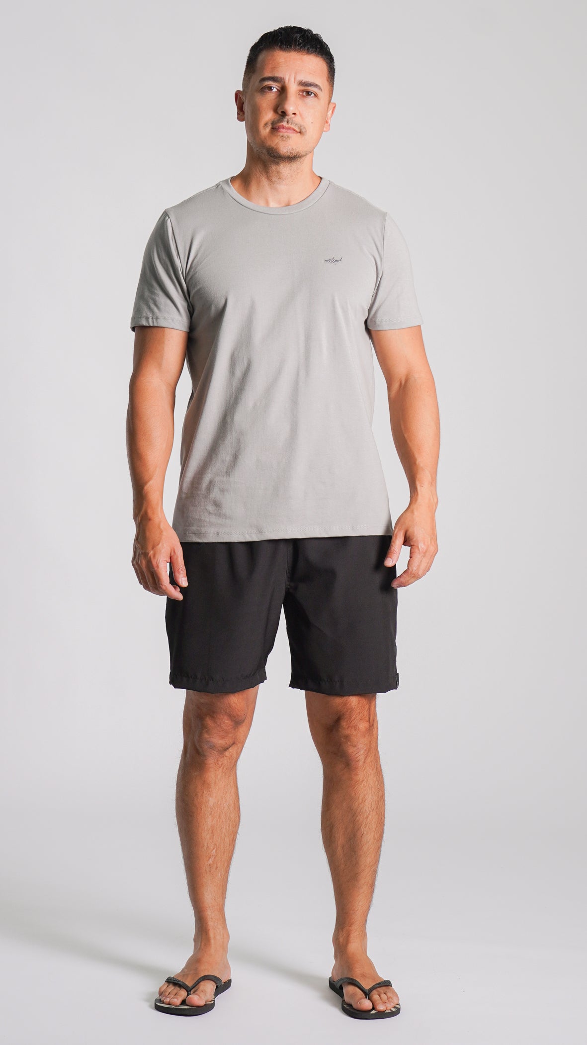 Camiseta Básica - Cinza