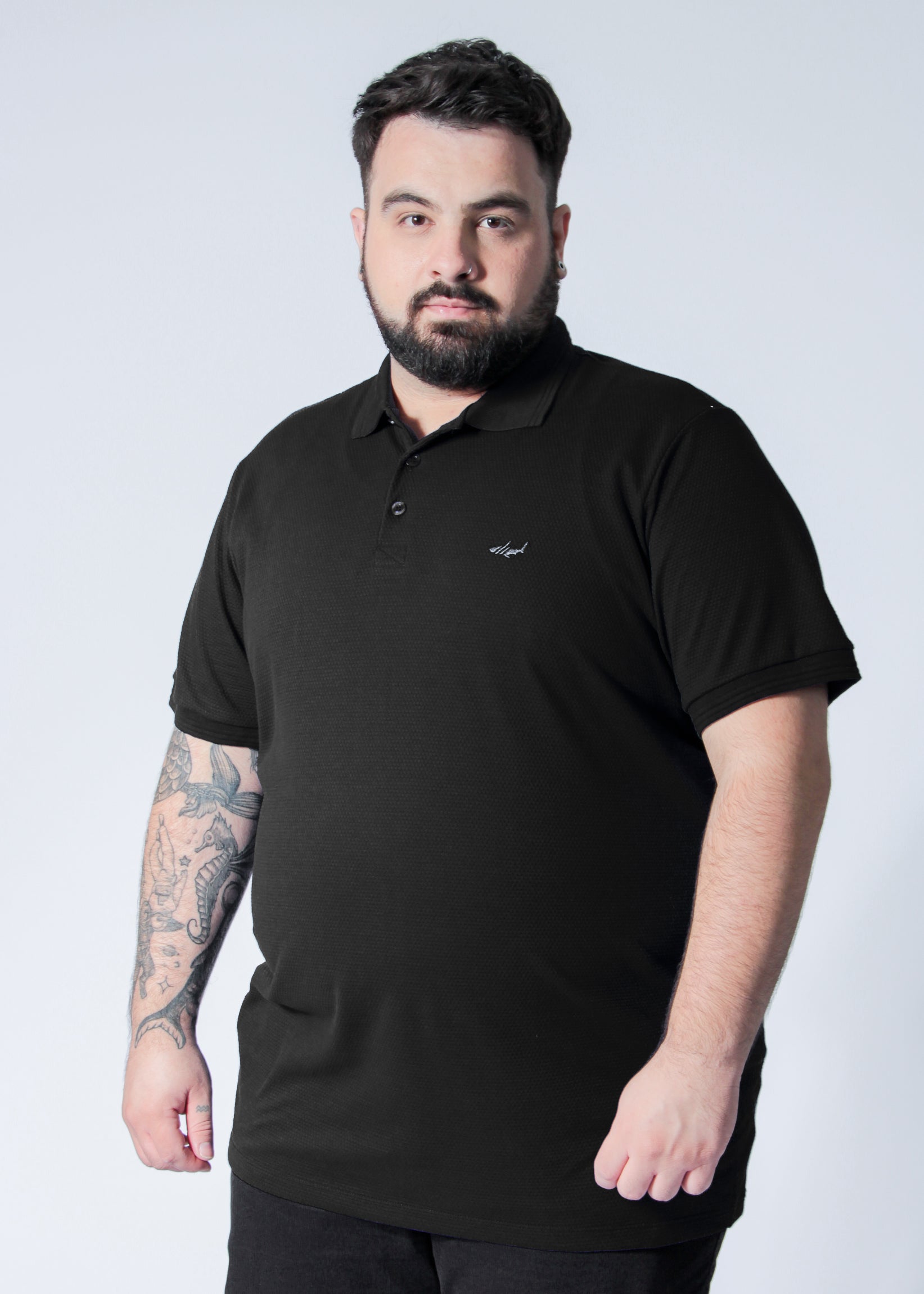 Camisa Polo Colmeia Plus Size - Preta