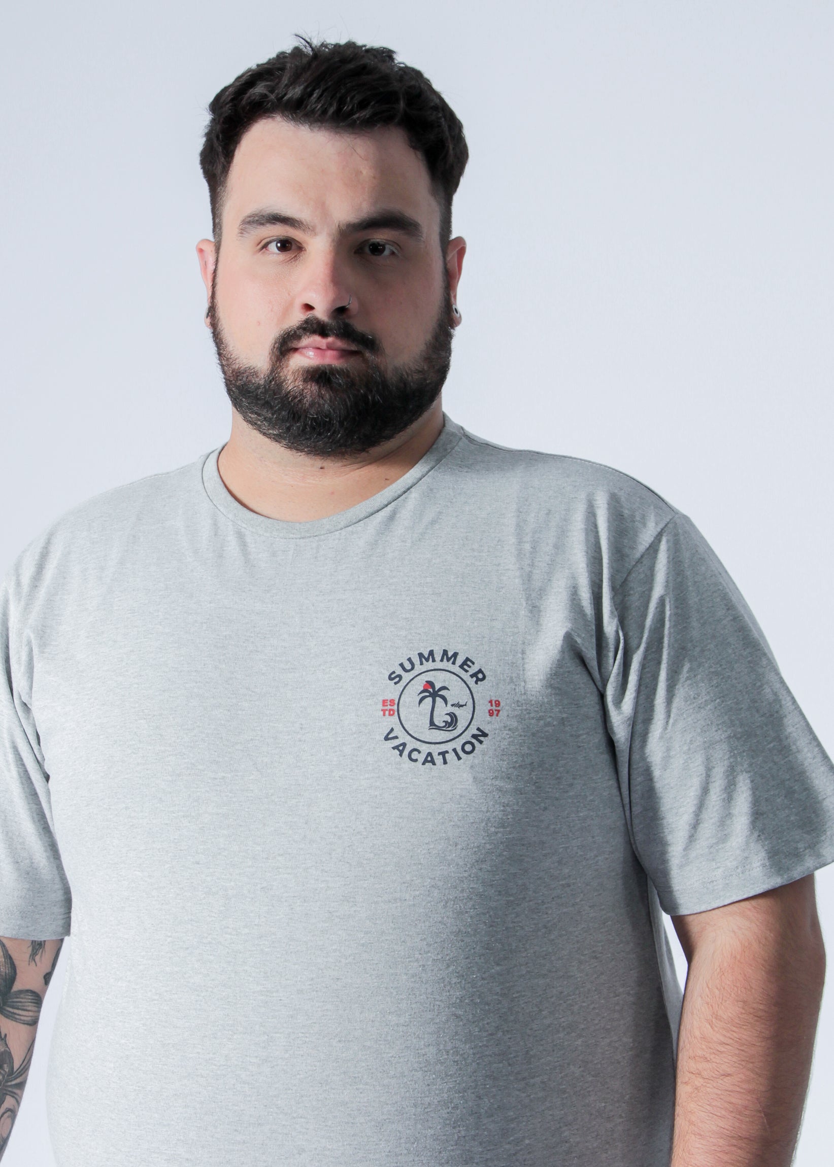 Camiseta Estampada Summer Plus Size - Cinza