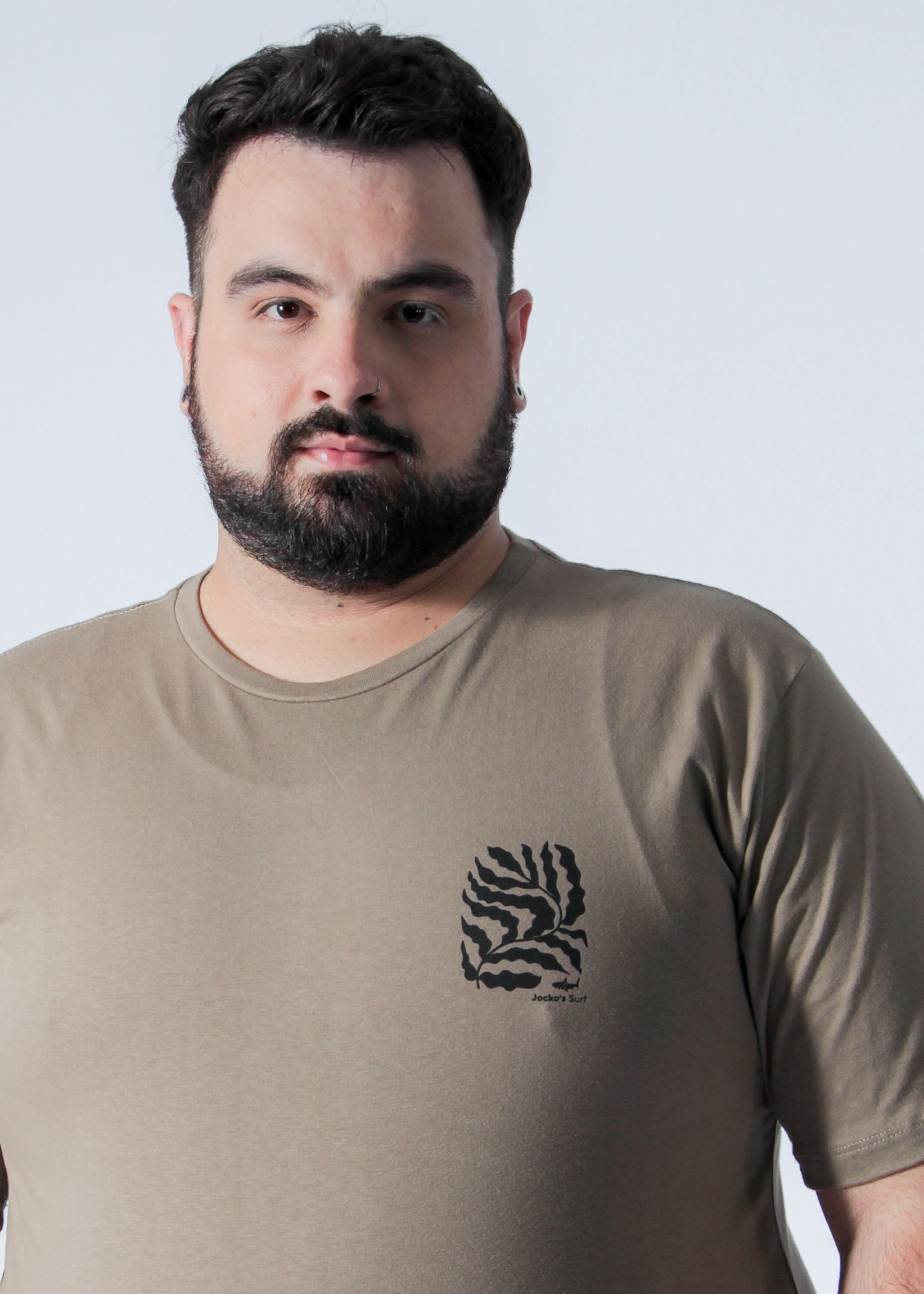 Camiseta Estampada Surf Plus Size - Caqui