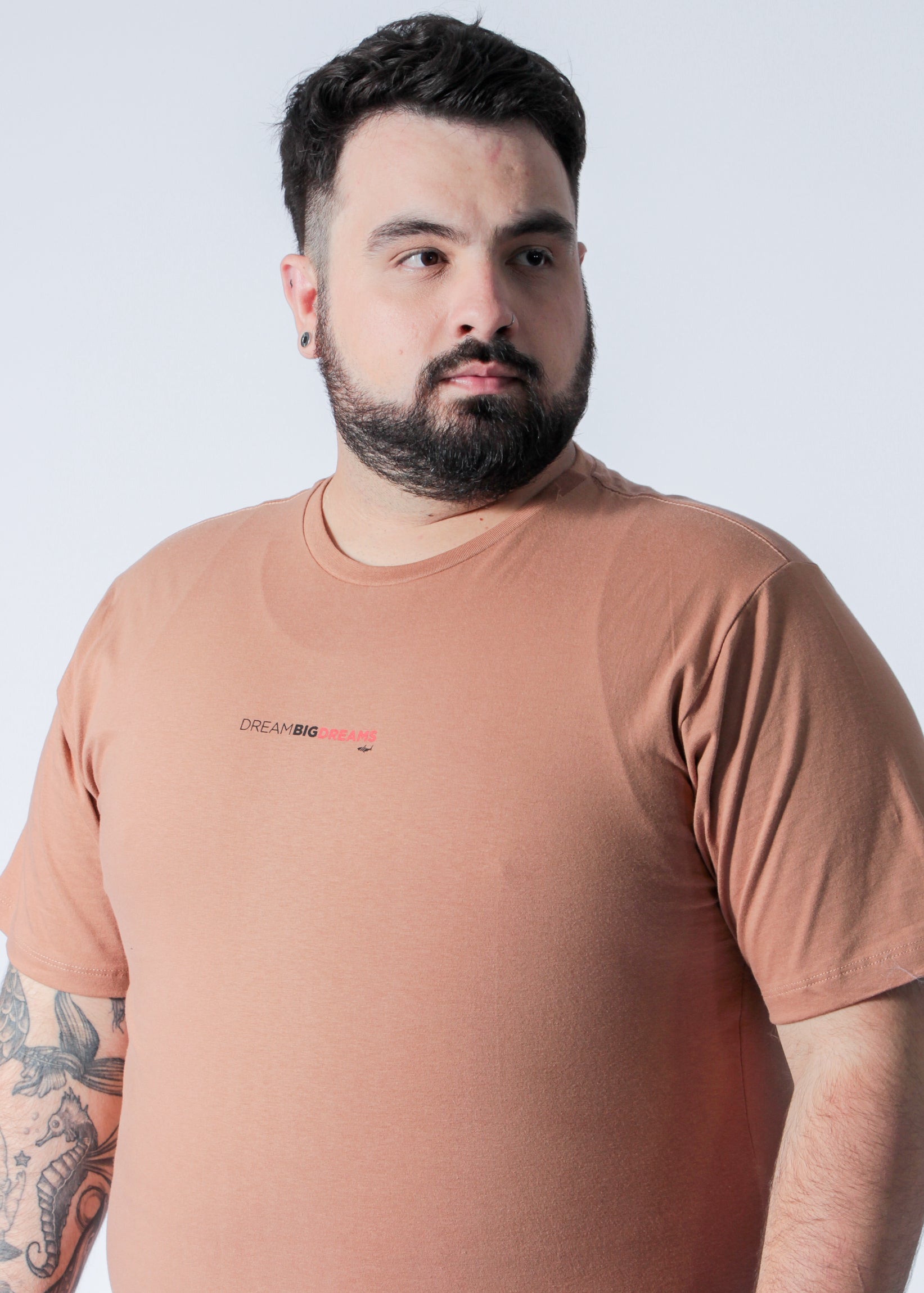 Camiseta Estampada Dreams Plus Size - Ocre